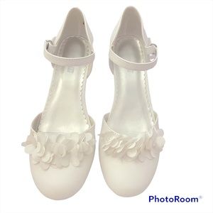 Sz 41/2 Dress Shoe with short heels